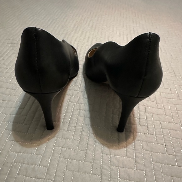 Vince Camuto High Heels Womens 9.5M/39.5 Black Leather Slip On - Picture 4 of 6